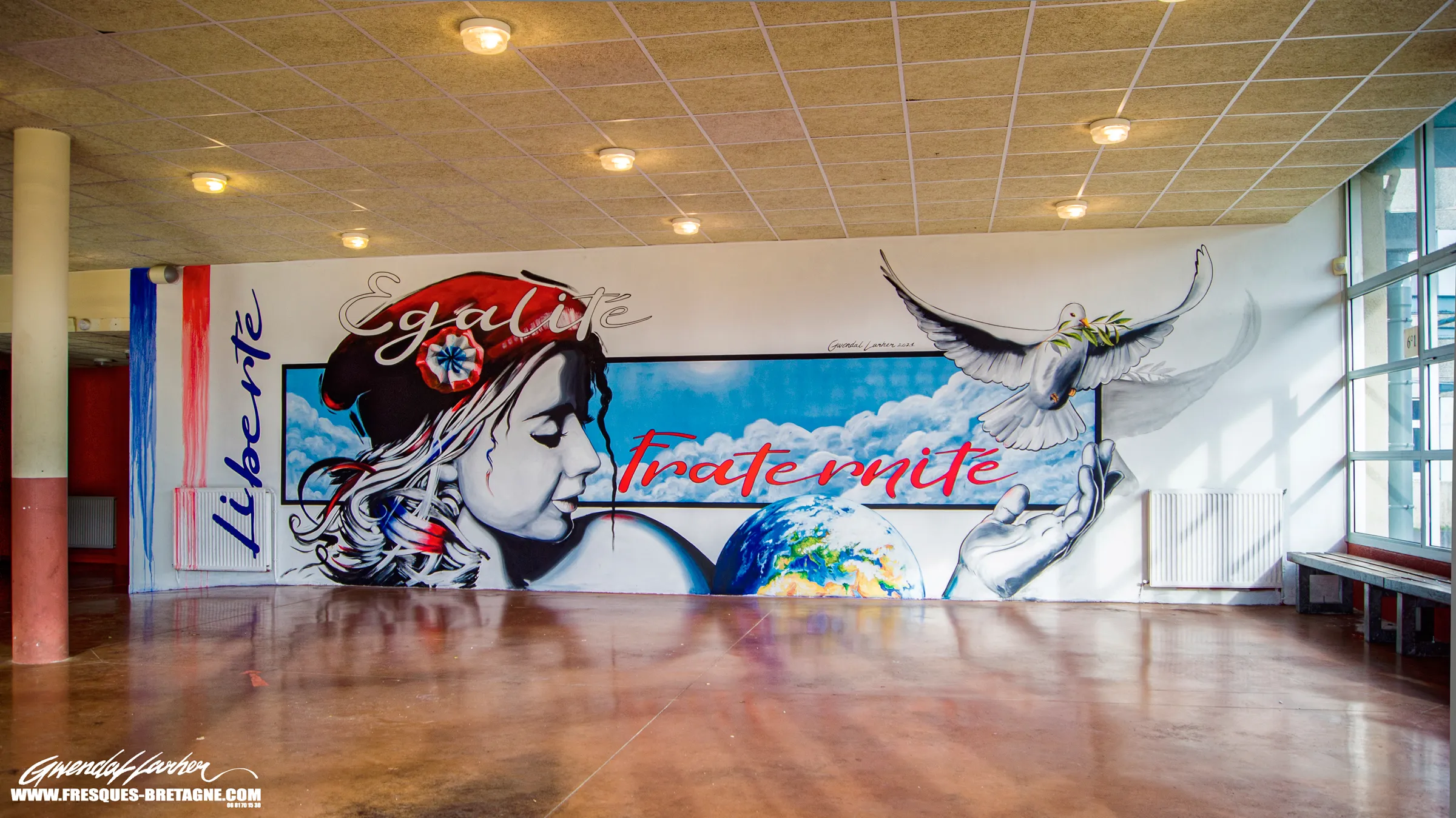 Peinture citoyenne de la Marianne peinte au collège mendes France à Morlaix